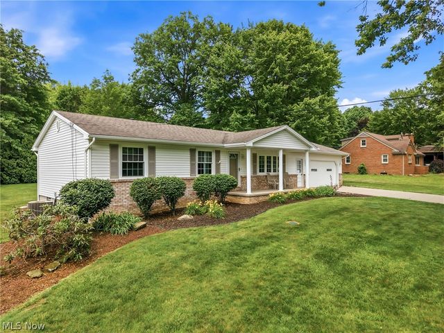 7003 White Oak Drive, Hubbard, OH 44425