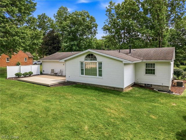 7003 White Oak Drive, Hubbard, OH 44425