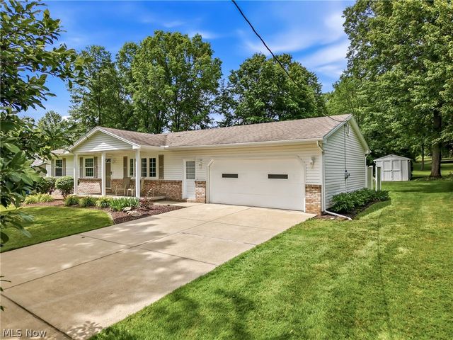 7003 White Oak Drive, Hubbard, OH 44425