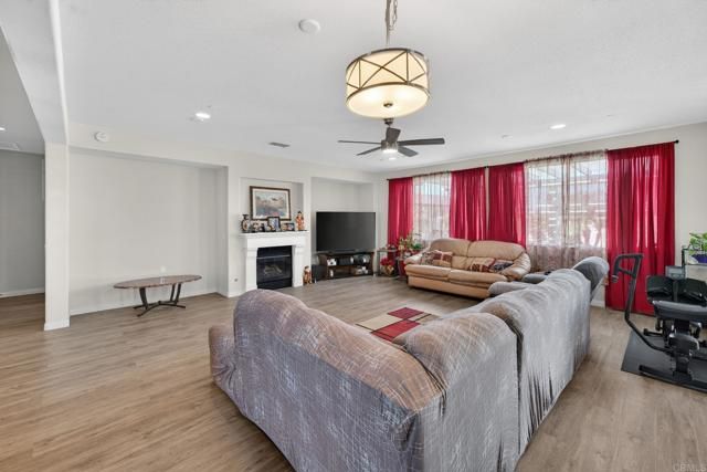 35277 Goldthread Lane, Murrieta, CA 92563