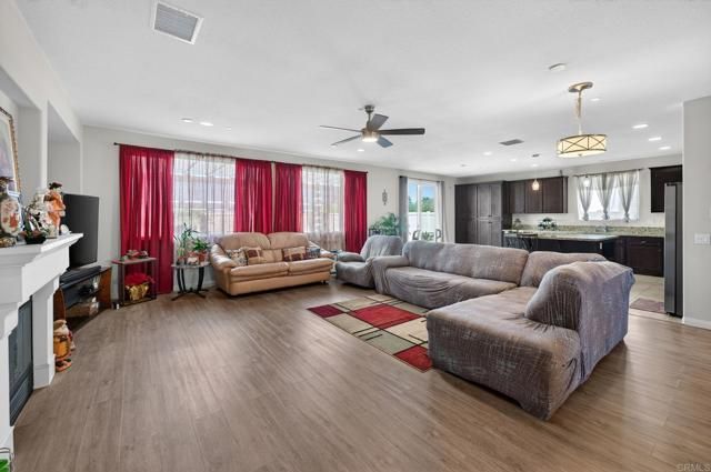 35277 Goldthread Lane, Murrieta, CA 92563