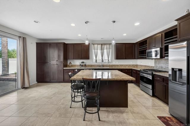 35277 Goldthread Lane, Murrieta, CA 92563