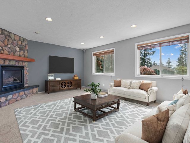 7902 E Woodland Park Dr, Spokane, WA 99212