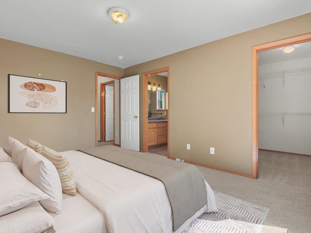 7902 E Woodland Park Dr, Spokane, WA 99212