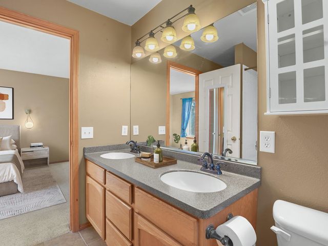 7902 E Woodland Park Dr, Spokane, WA 99212