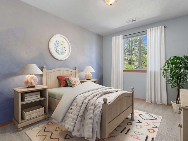 7902 E Woodland Park Dr, Spokane, WA 99212