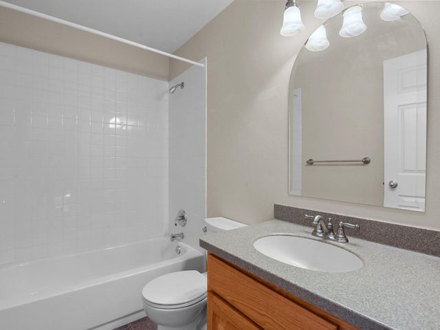 7902 E Woodland Park Dr, Spokane, WA 99212