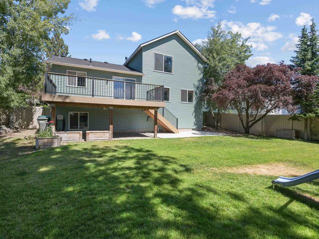 7902 E Woodland Park Dr, Spokane, WA 99212