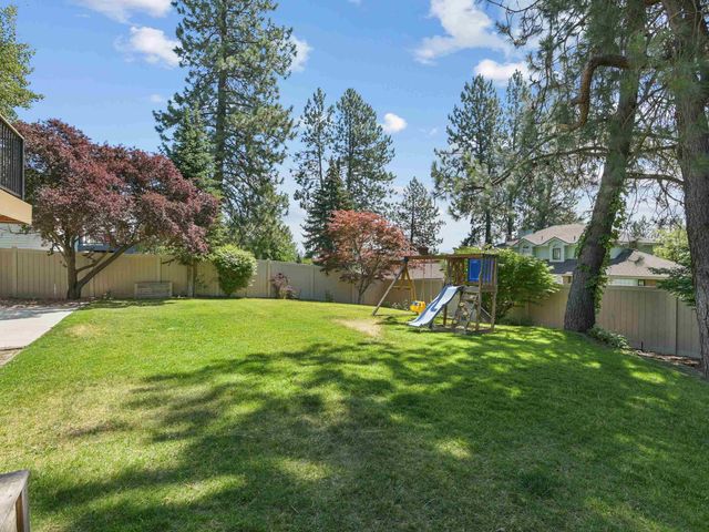 7902 E Woodland Park Dr, Spokane, WA 99212