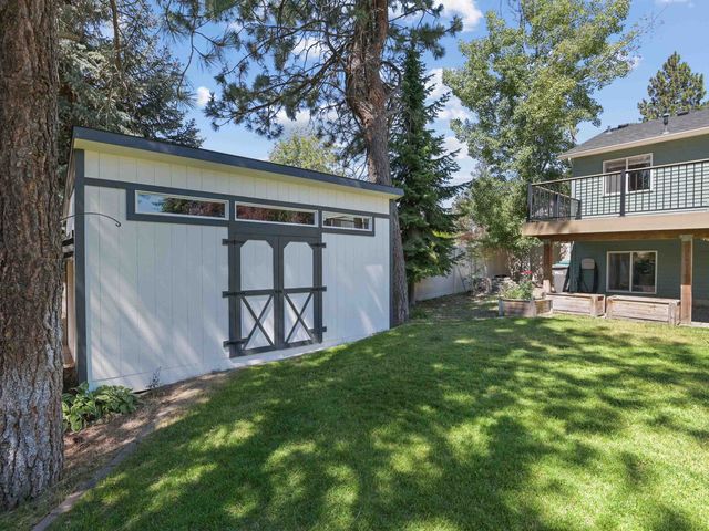 7902 E Woodland Park Dr, Spokane, WA 99212