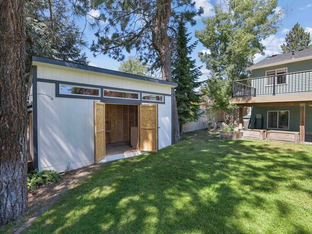 7902 E Woodland Park Dr, Spokane, WA 99212