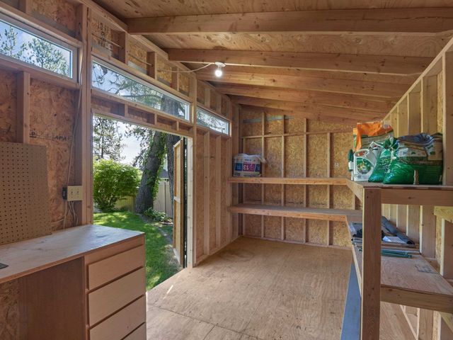 7902 E Woodland Park Dr, Spokane, WA 99212