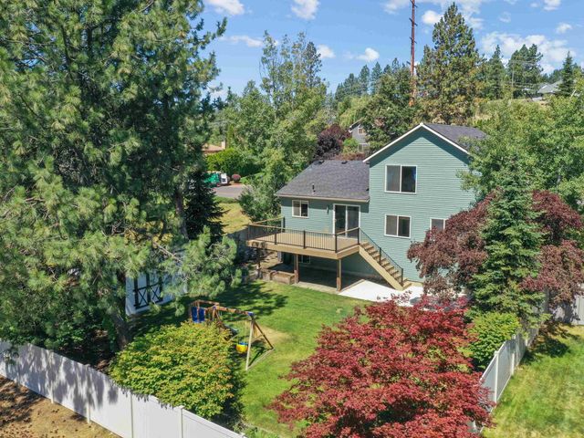 7902 E Woodland Park Dr, Spokane, WA 99212