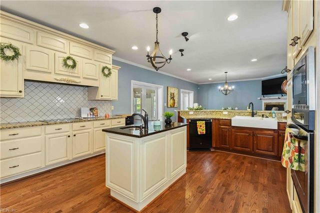 419 Quaker Ridge CT, Suffolk, VA 23435