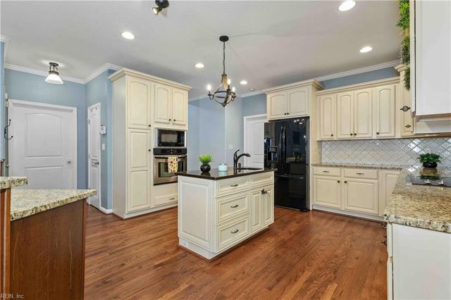 419 Quaker Ridge CT, Suffolk, VA 23435