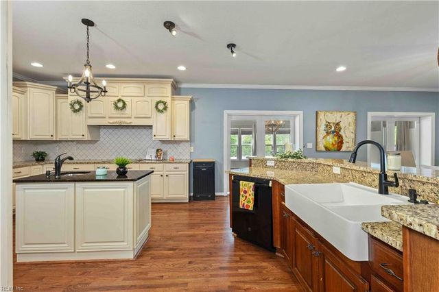 419 Quaker Ridge CT, Suffolk, VA 23435