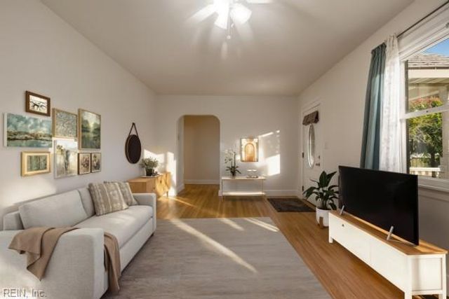 25 Gibson RD, Hampton, VA 23669