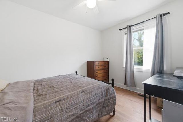 25 Gibson RD, Hampton, VA 23669