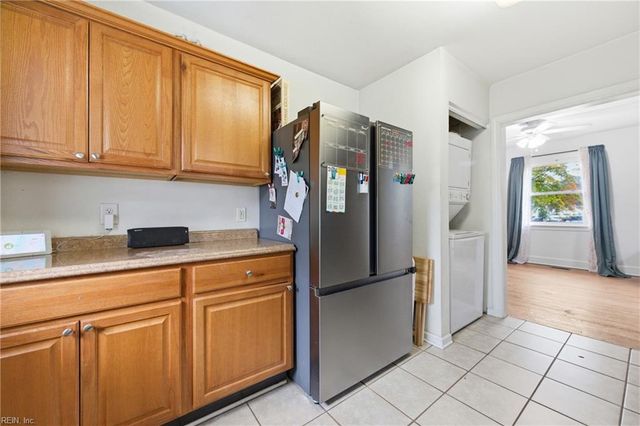 25 Gibson RD, Hampton, VA 23669