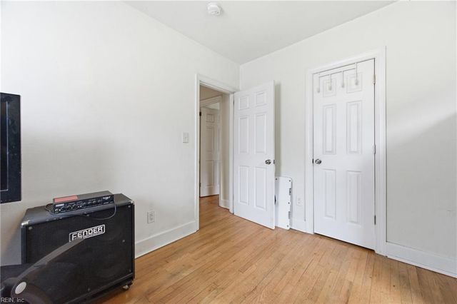 25 Gibson RD, Hampton, VA 23669