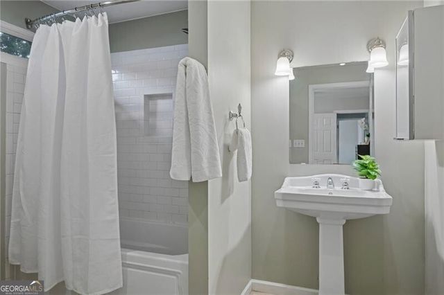 2580 Forrest Avenue NW, Atlanta, GA 30318