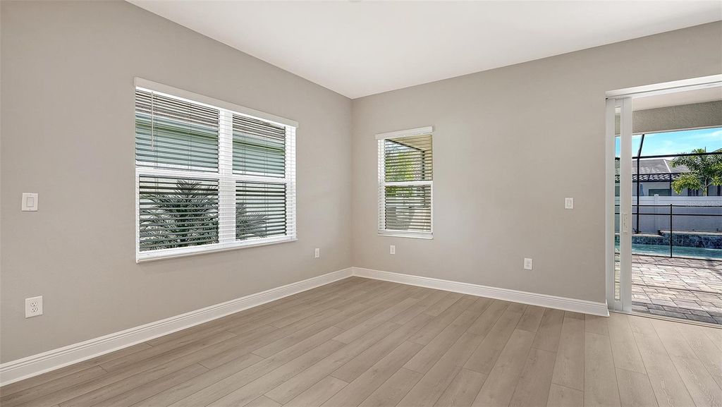Image 11 of property listing at 8201 SCARLETBUSH DRIVE, Sarasota, FL 34240