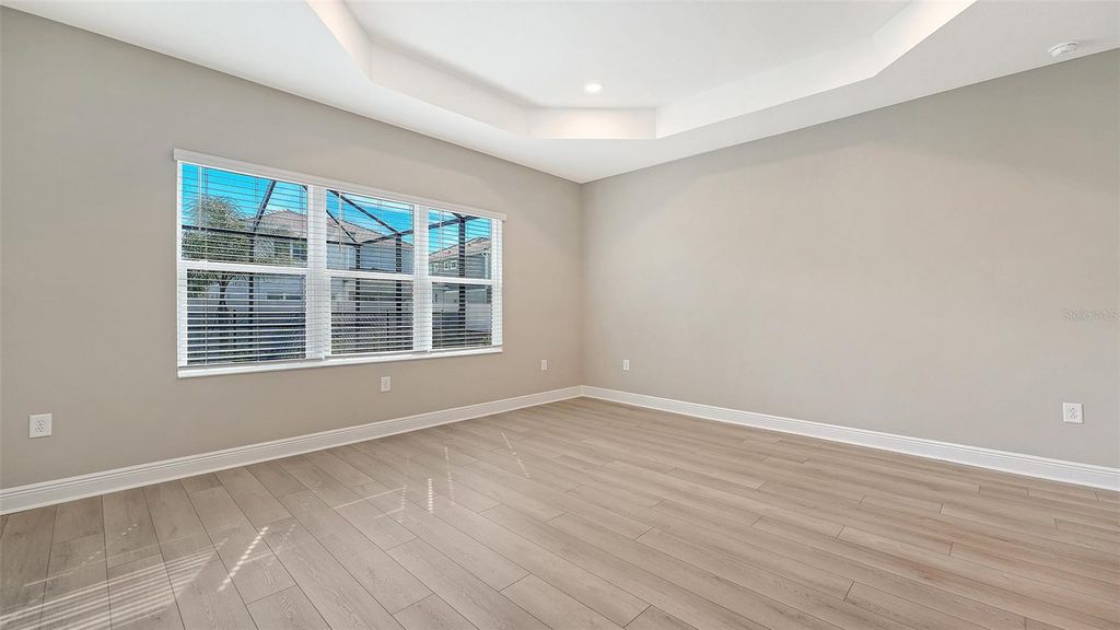 Image 19 of property listing at 8201 SCARLETBUSH DRIVE, Sarasota, FL 34240