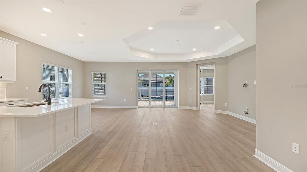 Image 3 of property listing at 8201 SCARLETBUSH DRIVE, Sarasota, FL 34240