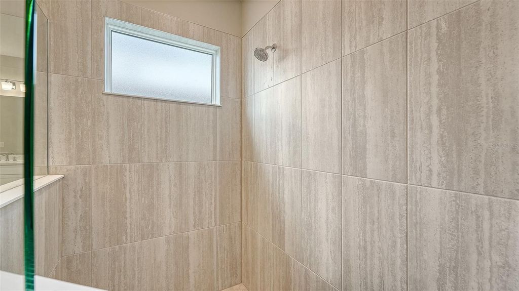 Image 24 of property listing at 8201 SCARLETBUSH DRIVE, Sarasota, FL 34240