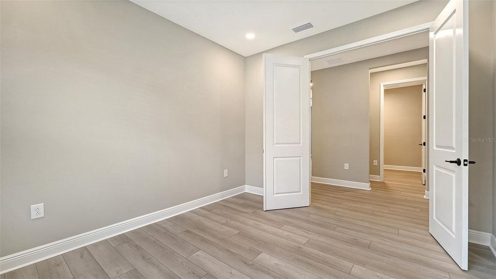 Image 29 of property listing at 8201 SCARLETBUSH DRIVE, Sarasota, FL 34240