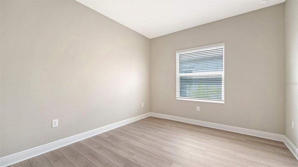Image 30 of property listing at 8201 SCARLETBUSH DRIVE, Sarasota, FL 34240