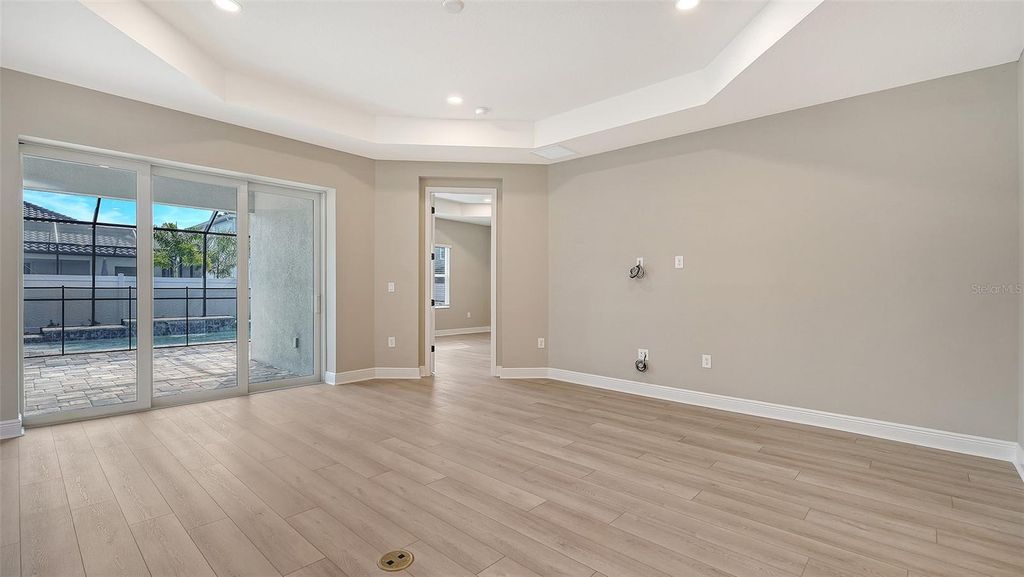Image 4 of property listing at 8201 SCARLETBUSH DRIVE, Sarasota, FL 34240