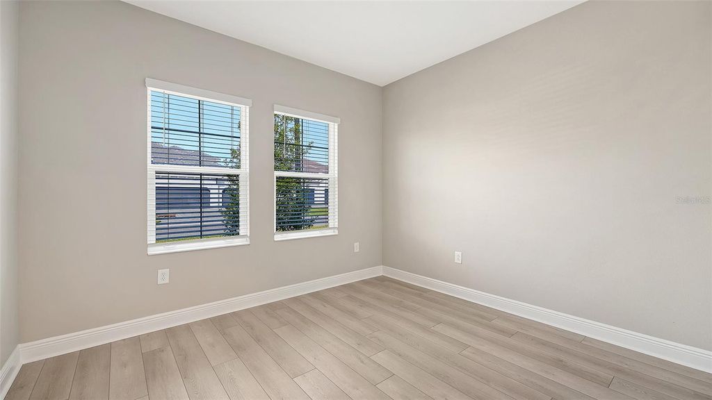 Image 34 of property listing at 8201 SCARLETBUSH DRIVE, Sarasota, FL 34240