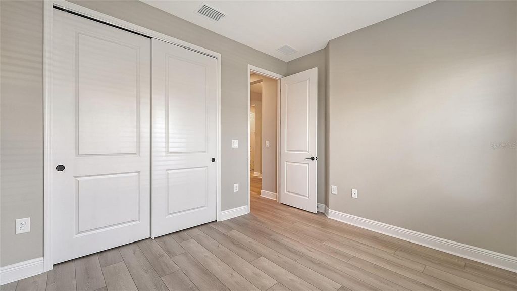 Image 35 of property listing at 8201 SCARLETBUSH DRIVE, Sarasota, FL 34240