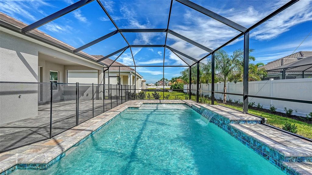 Image 39 of property listing at 8201 SCARLETBUSH DRIVE, Sarasota, FL 34240