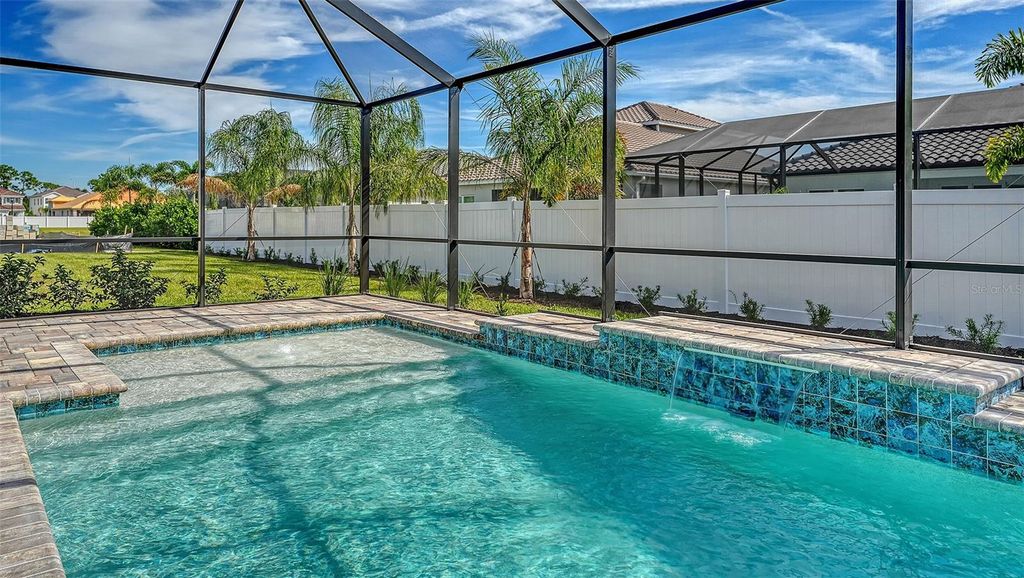 Image 40 of property listing at 8201 SCARLETBUSH DRIVE, Sarasota, FL 34240