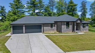 3702 N Athanasia Way, Fort Gratiot Twp, MI 48059