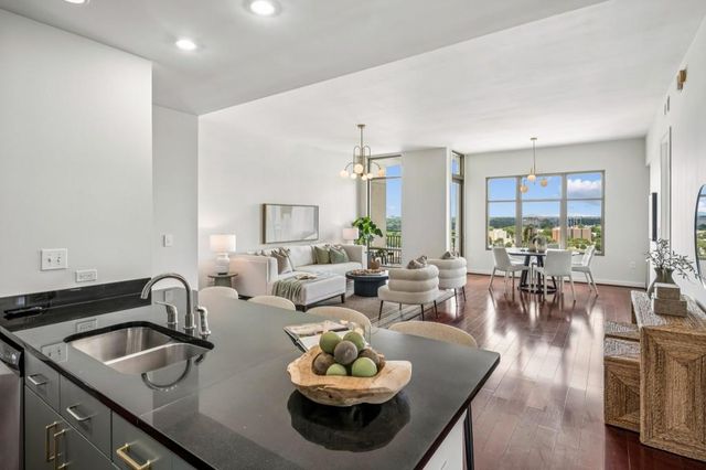 565 Peachtree Street NE 1610, Atlanta, GA 30308