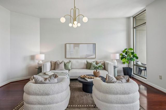 565 Peachtree Street NE 1610, Atlanta, GA 30308