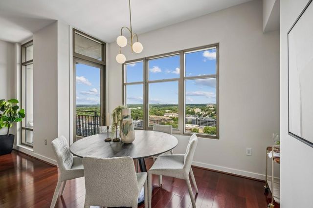 565 Peachtree Street NE 1610, Atlanta, GA 30308
