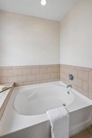 565 Peachtree Street NE 1610, Atlanta, GA 30308