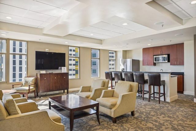 565 Peachtree Street NE 1610, Atlanta, GA 30308
