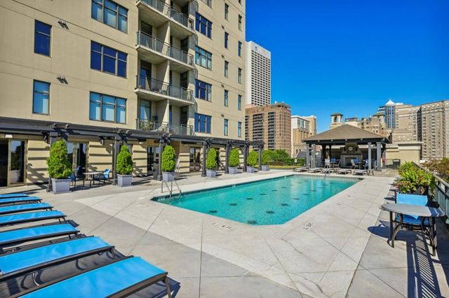 565 Peachtree Street NE 1610, Atlanta, GA 30308