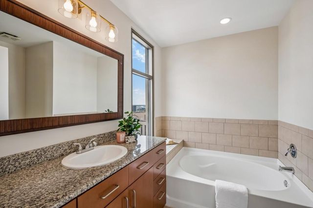 565 Peachtree Street NE 1610, Atlanta, GA 30308