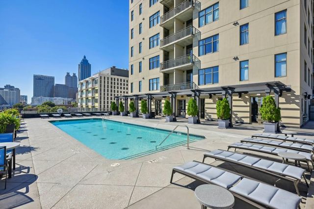 565 Peachtree Street NE 1610, Atlanta, GA 30308