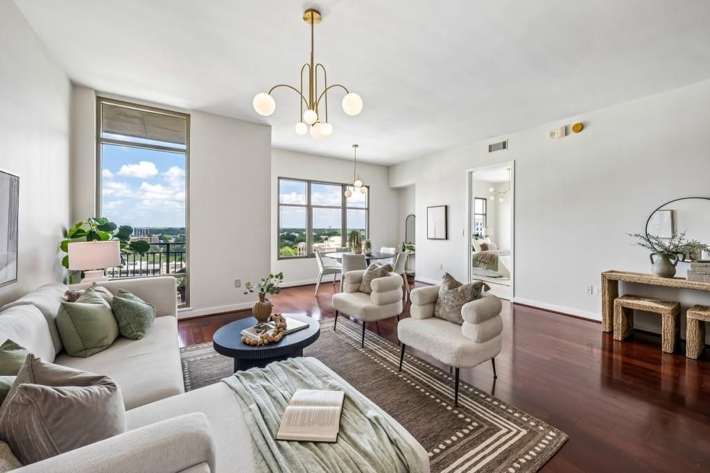 565 Peachtree Street NE 1610, Atlanta, GA 30308