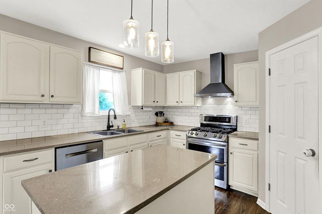 12004 Gatwick View Drive, Fishers, IN 46037