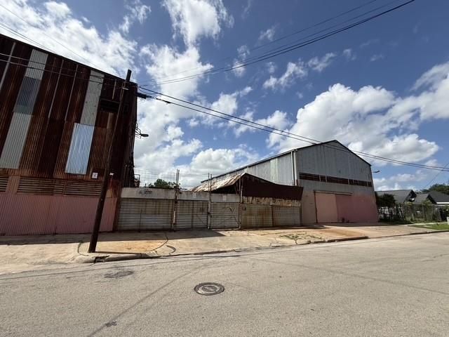 2323 Everett Street, Houston, TX 77009