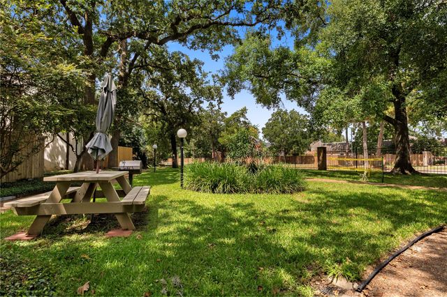 2100 Tanglewilde Street 614, Houston, TX 77063