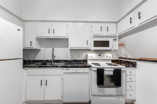 2100 Tanglewilde Street 614, Houston, TX 77063